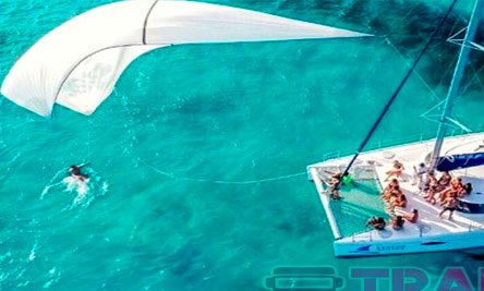 Excursión a Isla Mujeres en Catamaran